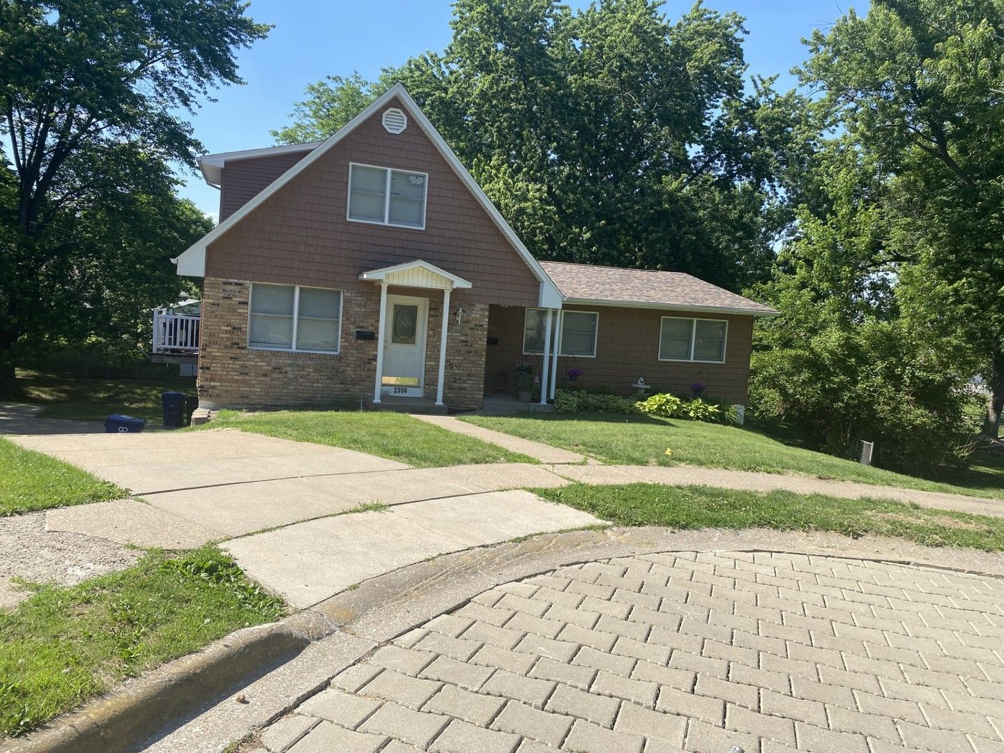 2356-58 Hillandale Road — Davenport, IA 52804