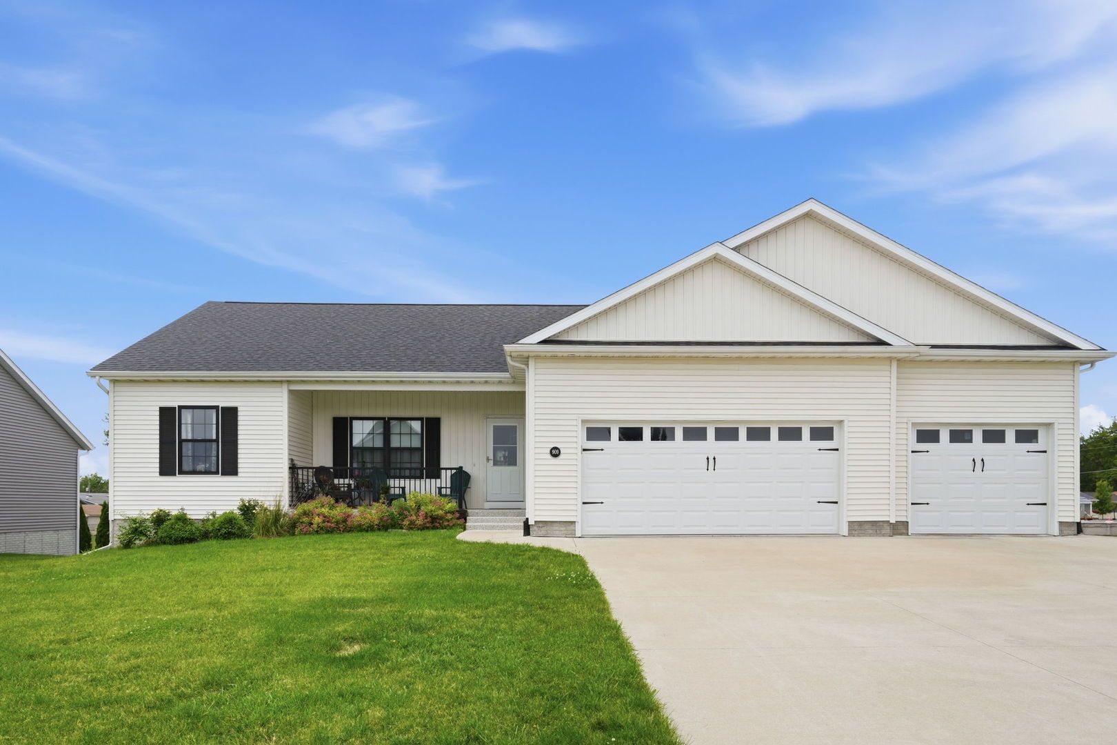 909 14th Street — Rapids City, IL 61278
