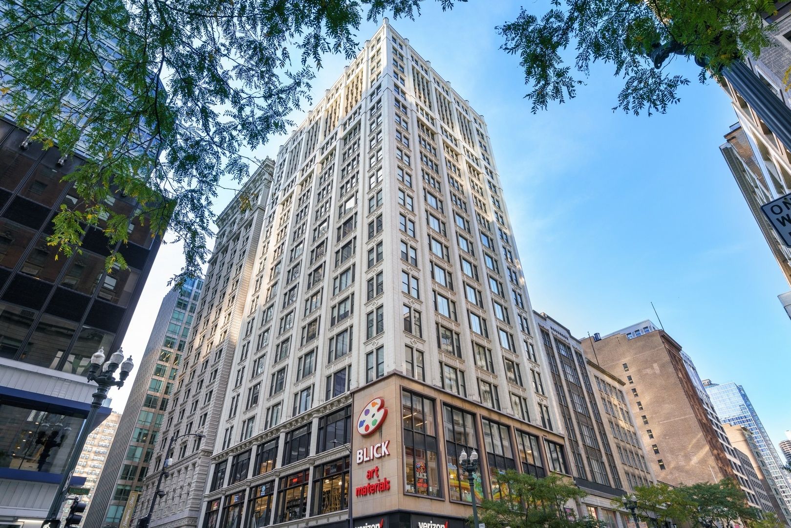 8 W MONROE Street #1007 — Chicago, IL 60603