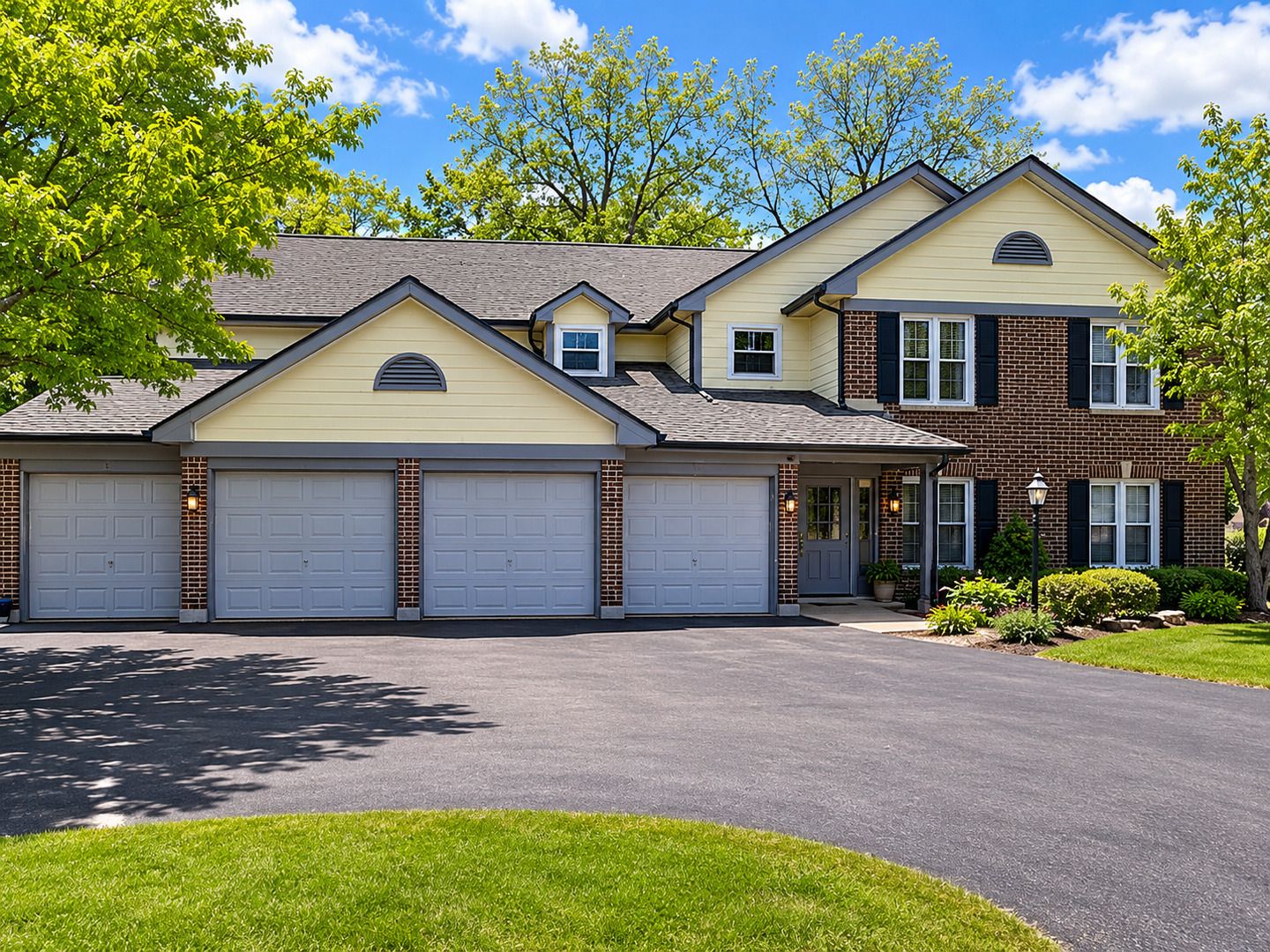 183 Grove Avenue #C — Des Plaines, IL 60016