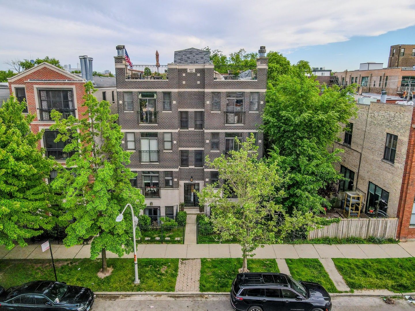 1109 W CORNELIA Avenue #1W — Chicago, IL 60657