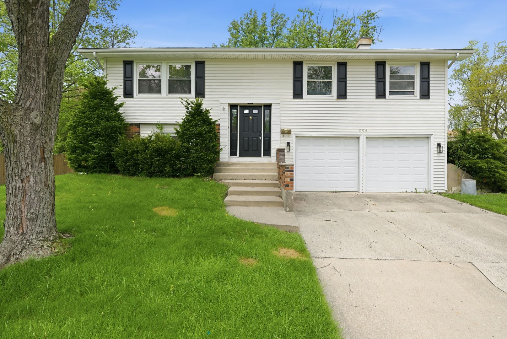 2S206 Mayfield Lane — Glen Ellyn, IL 60137