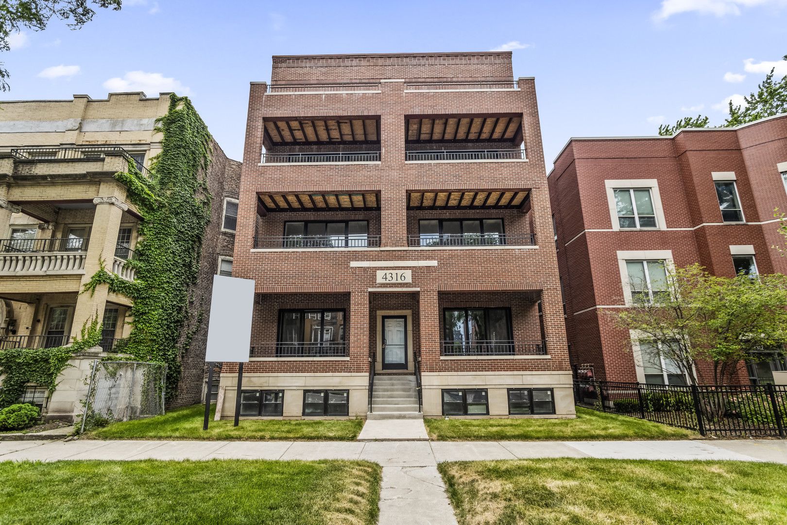 4316 S Michigan Avenue #3S — Chicago, IL 60653