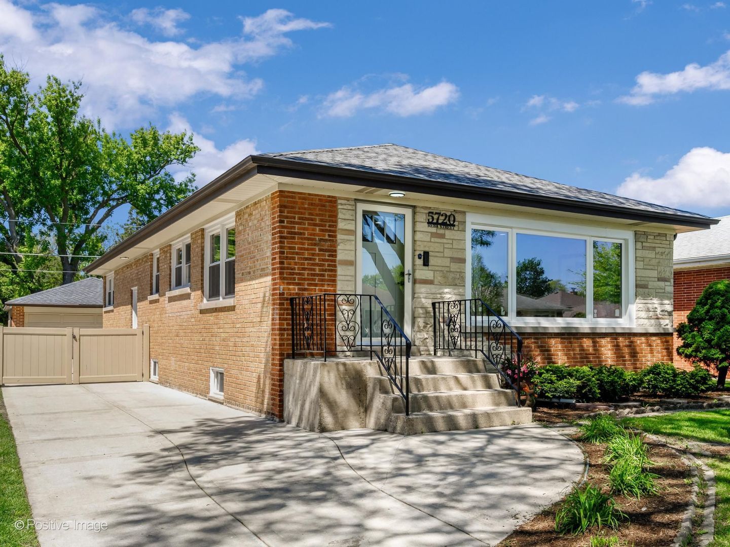 5720 Reba Street — Morton Grove, IL 60053