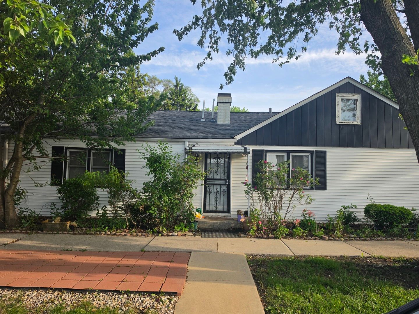 7601 Laramie Avenue — Burbank, IL 60459
