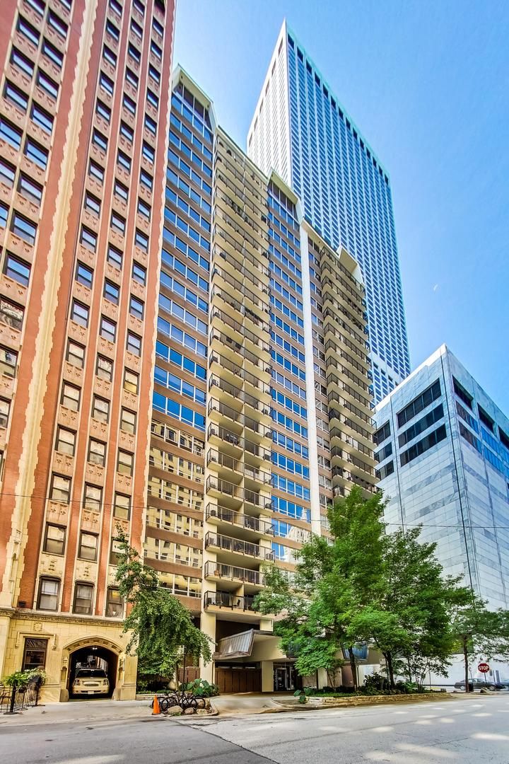 201 E Chestnut Street #3A — Chicago, IL 60611