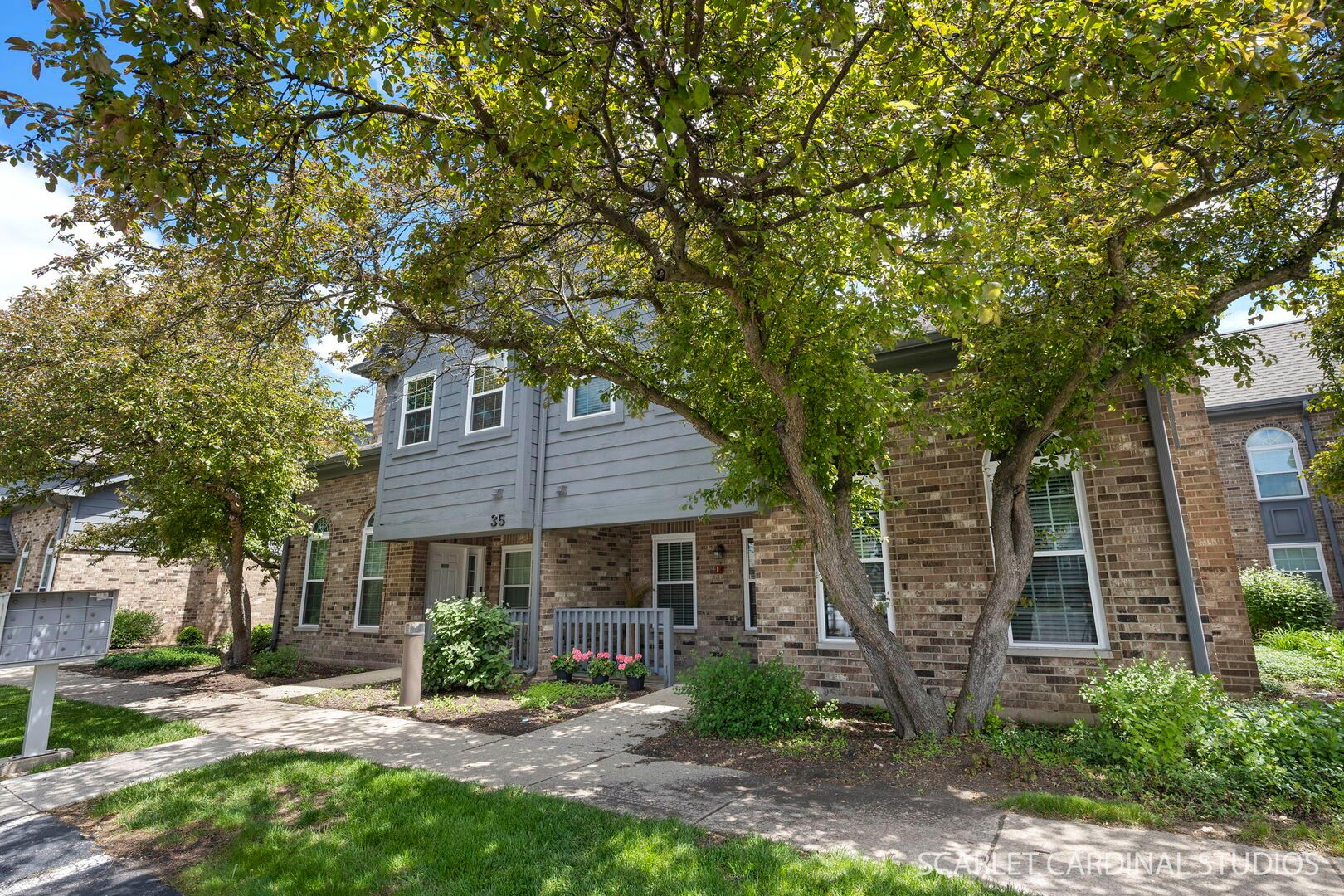 35 Foxcroft Road #123 — Naperville, IL 60565