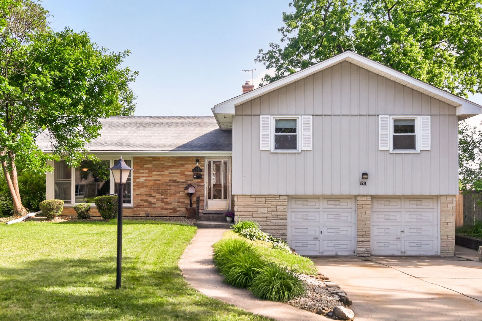 53 W Leslie Lane — Villa Park, IL 60181