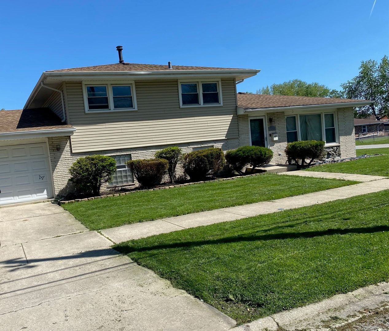 15760 Church Drive — South Holland, IL 60473
