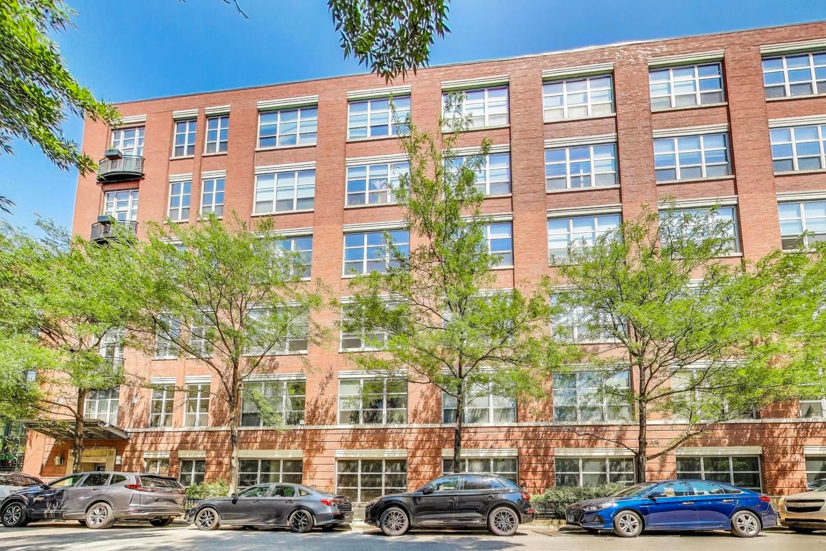 1735 N Paulina Street #404 — Chicago, IL 60622