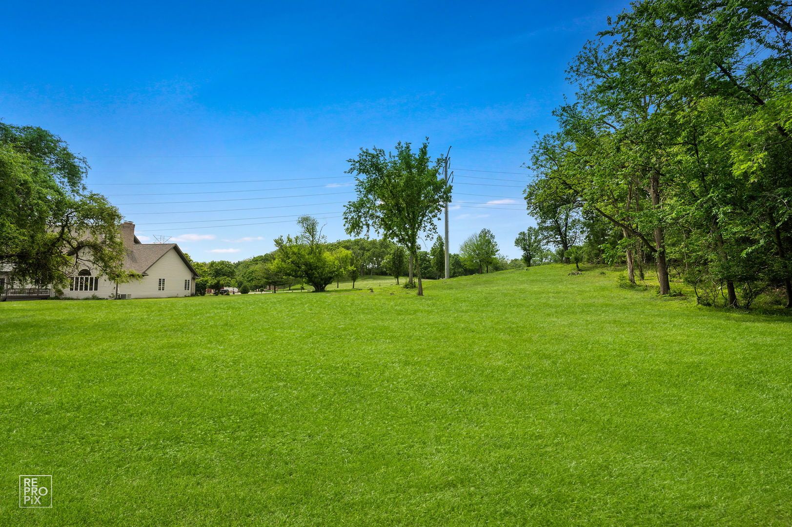 10s641 S Garfield Avenue — Burr Ridge, IL 60527