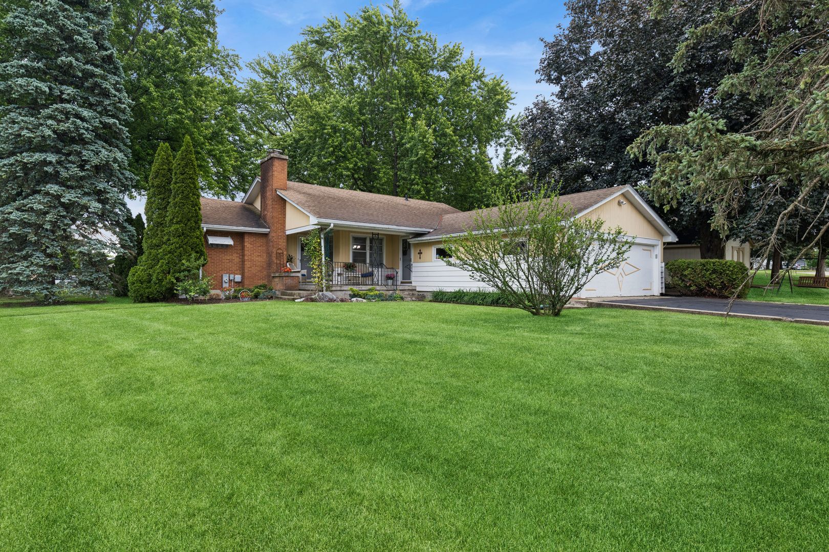 3607 W Clover Avenue — McHenry, IL 60050