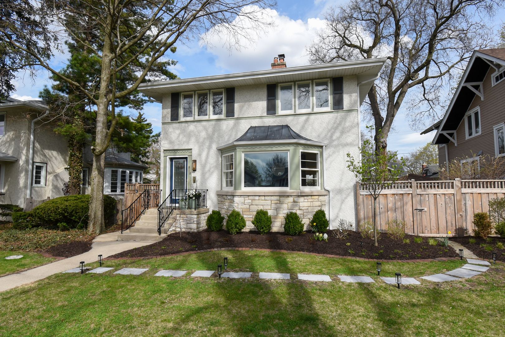818 N Euclid Avenue — Oak Park, IL 60302