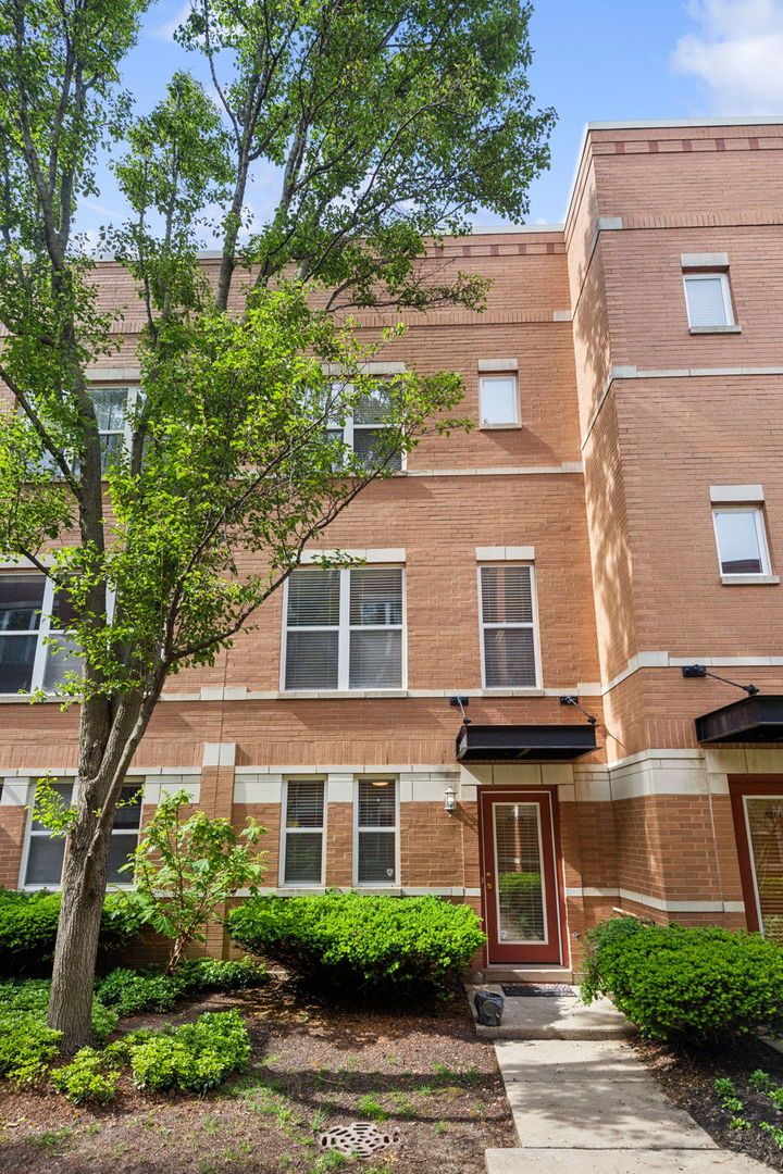 521 Chicago Avenue #H — Evanston, IL 60202