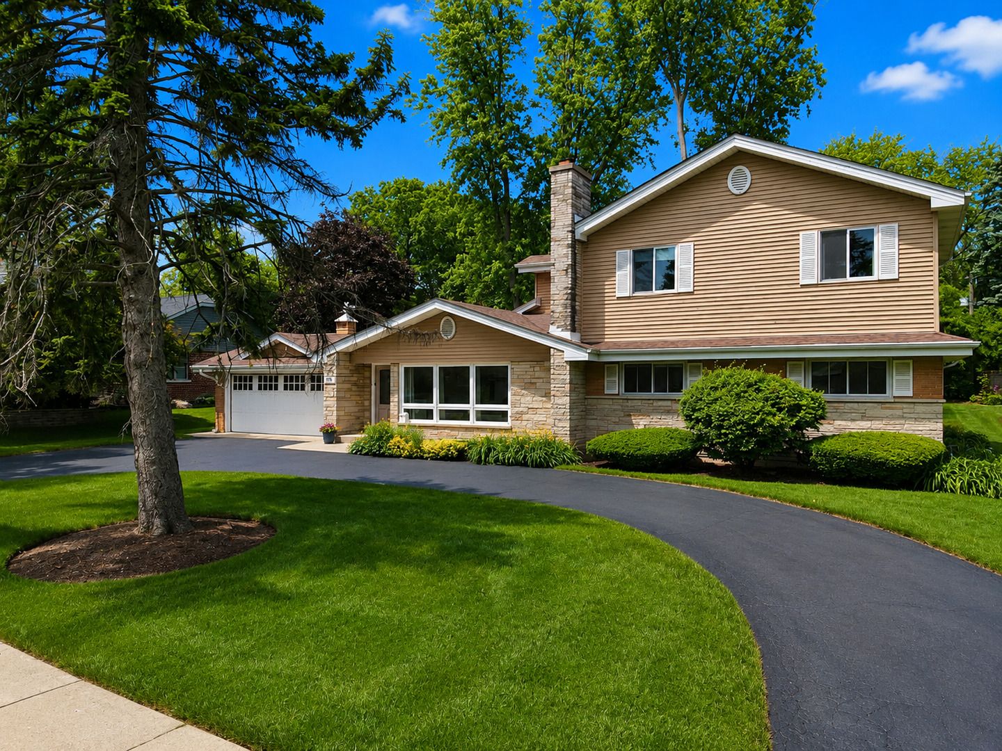 606 Country Club Drive — Itasca, IL 60143