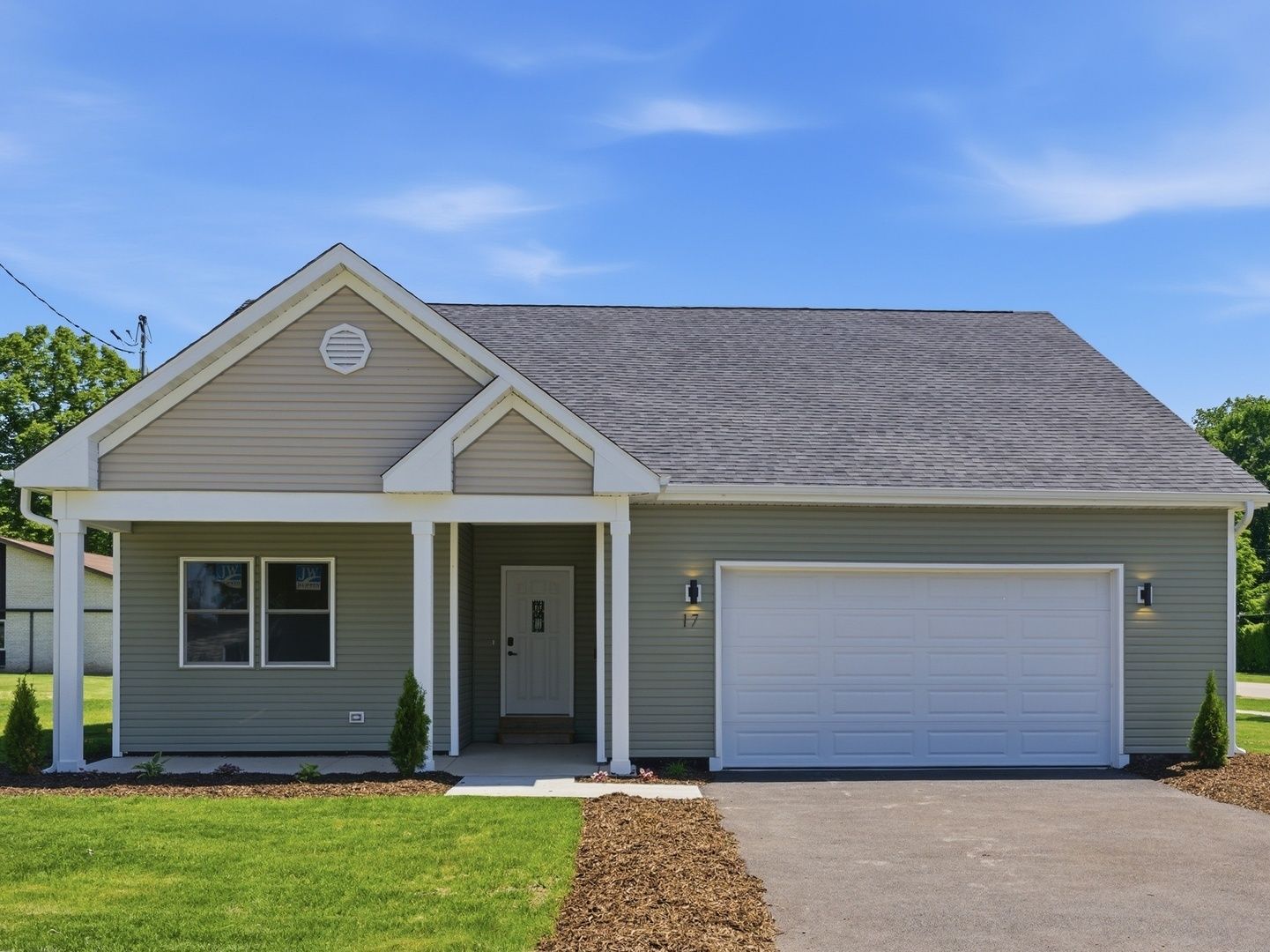 17 W Dearborn Street — Plano, IL 60545
