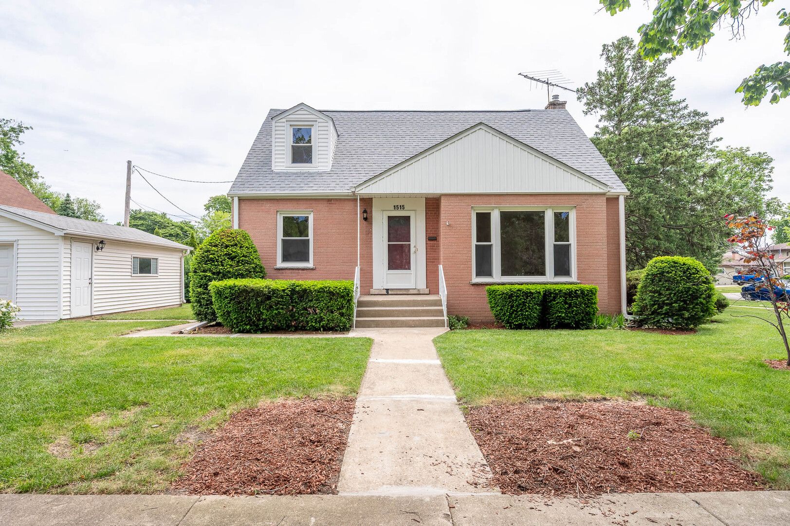 1515 Orchard Street — Des Plaines, IL 60018