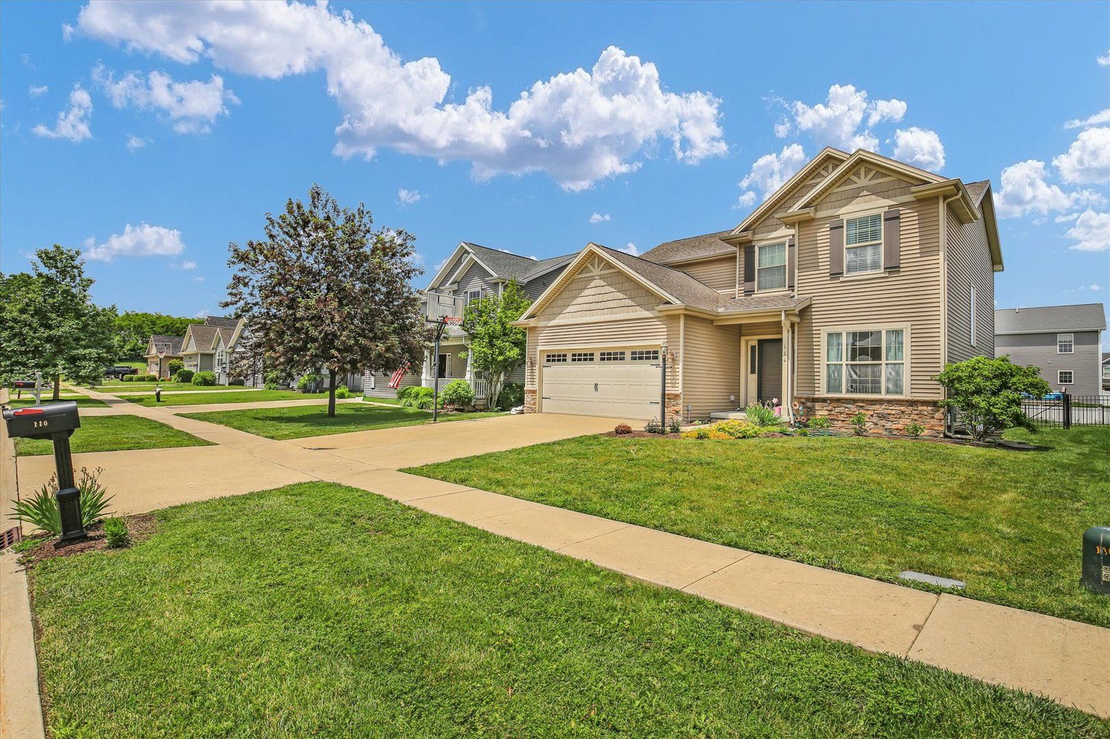 110 Blazing Star — Savoy, IL 61874