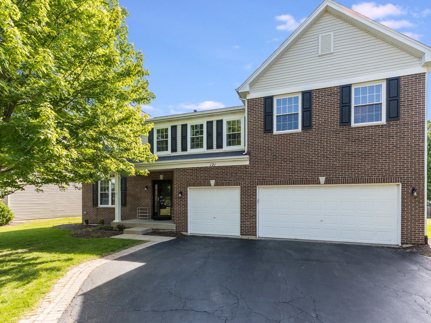 121 Augusta Drive — Gilberts, IL 60136