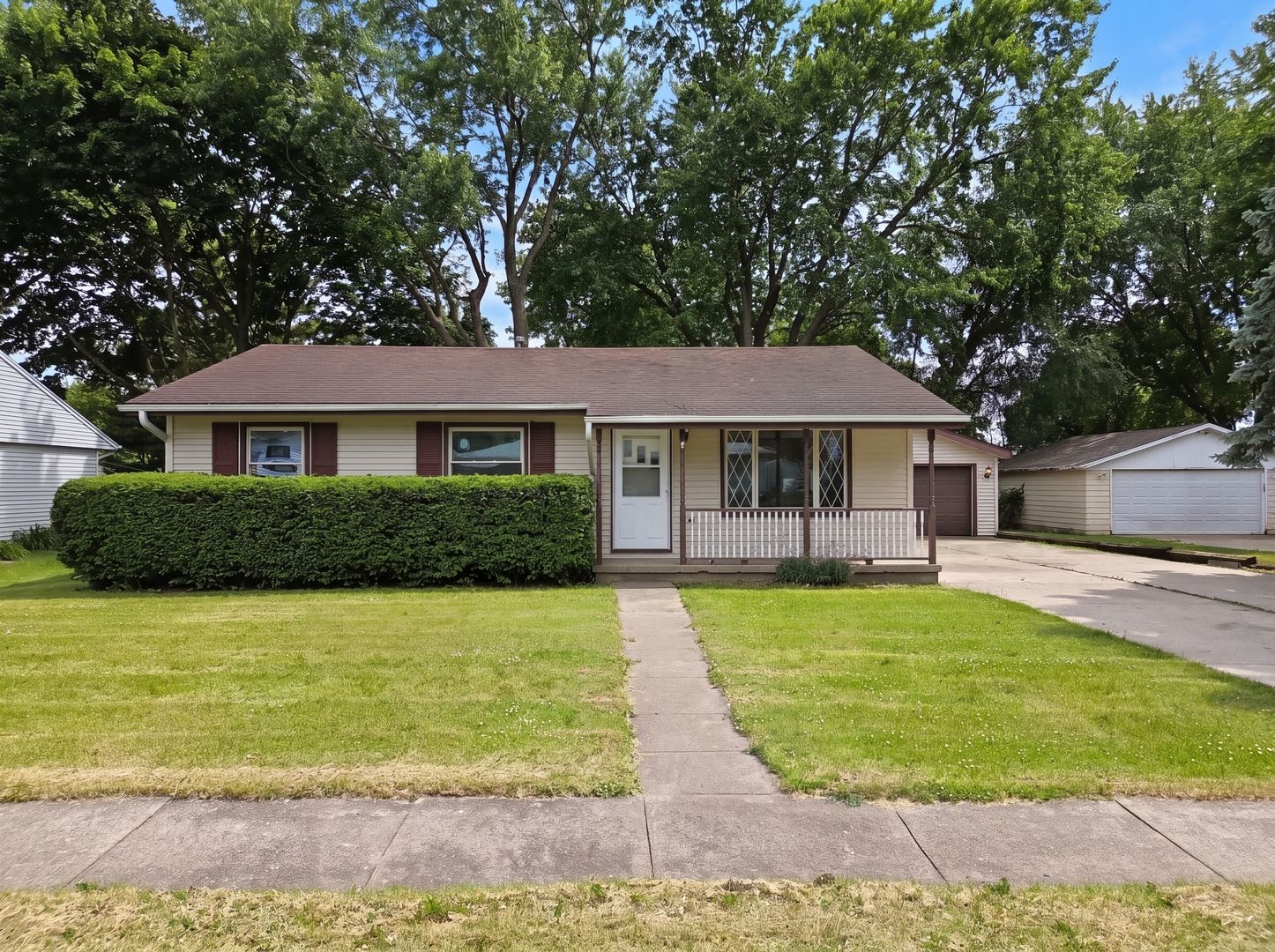 400 Phyllis Avenue — Rochelle, IL 61068
