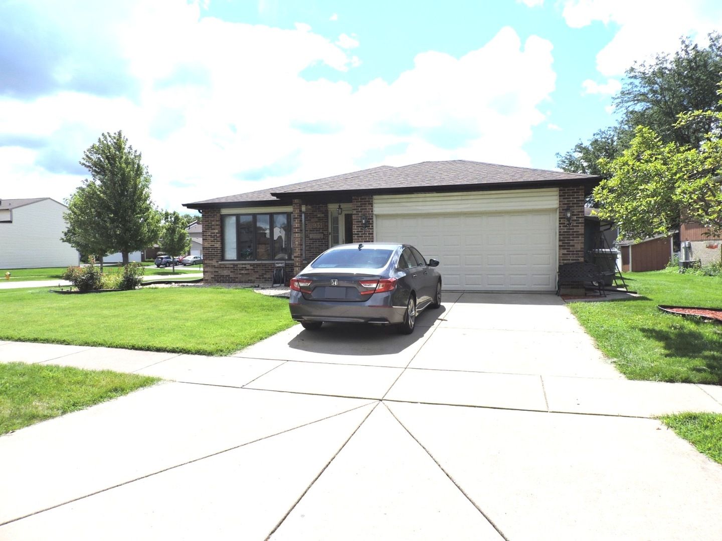 6931 Coachwood Trail — Tinley Park, IL 60477