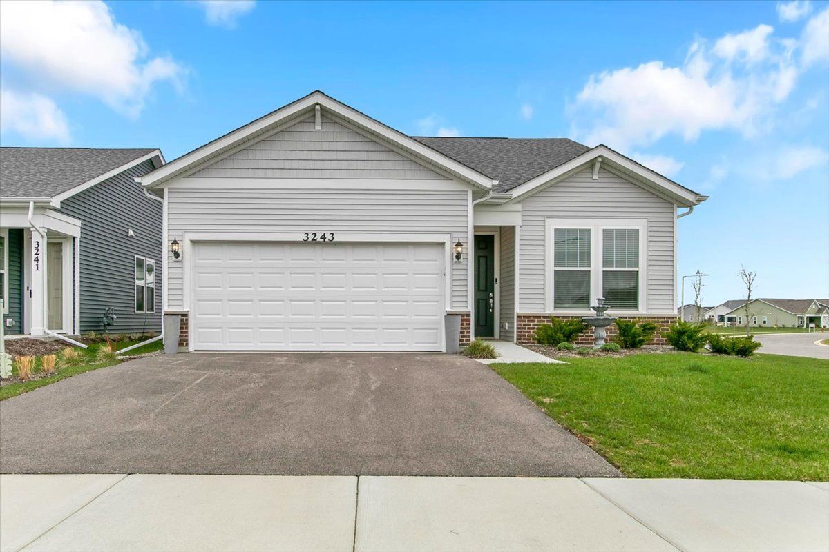 3243 Sweetgrass Circle — Aurora, IL 60503