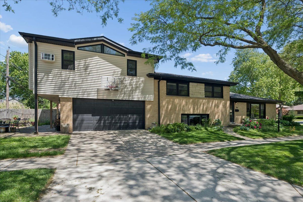 701 Laporte Avenue — Wilmette, IL 60091