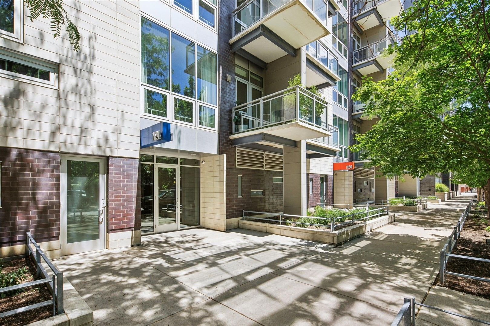 1124 W Adams Street #5E — Chicago, IL 60607