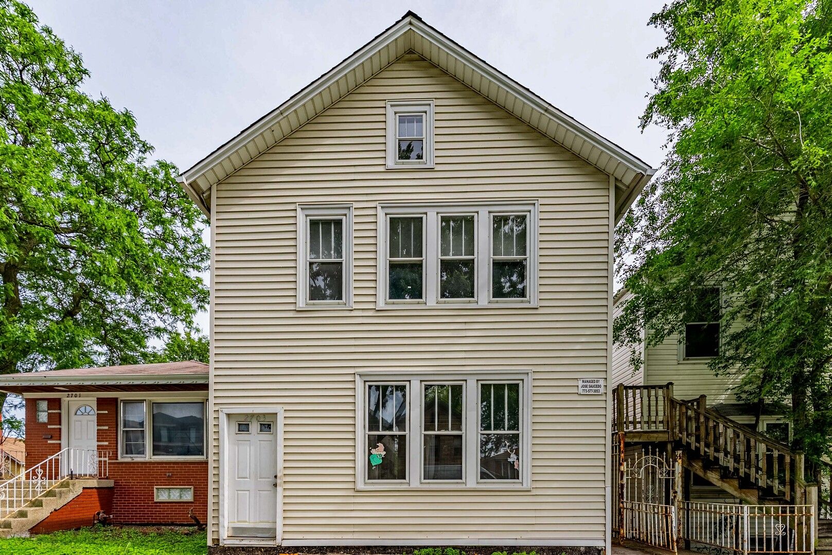2703 S HILLOCK Avenue — Chicago, IL 60608