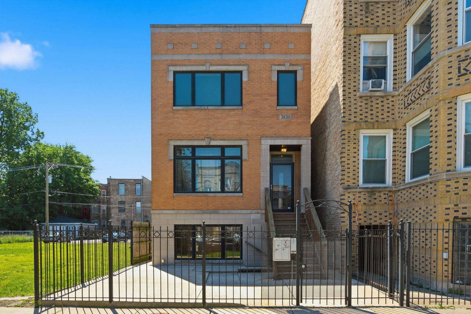 3139 W Washington Boulevard — Chicago, IL 60612