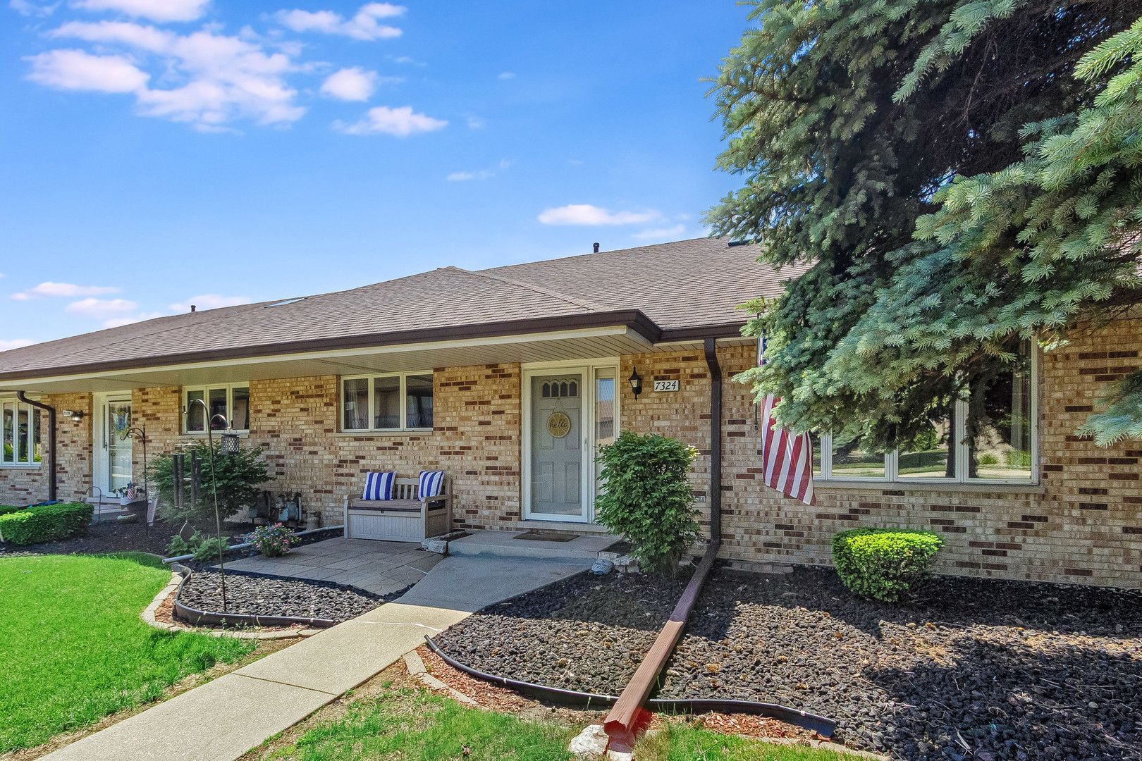 7324 W 152ND Street #73 — Orland Park, IL 60462