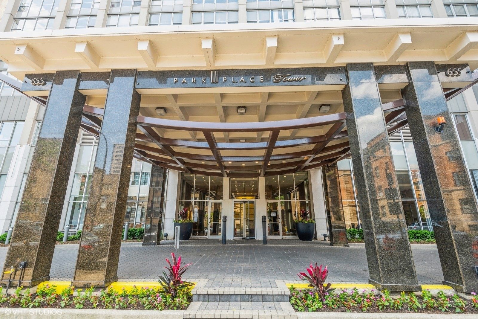 655 W IRVING PARK Road #4812 — Chicago, IL 60613