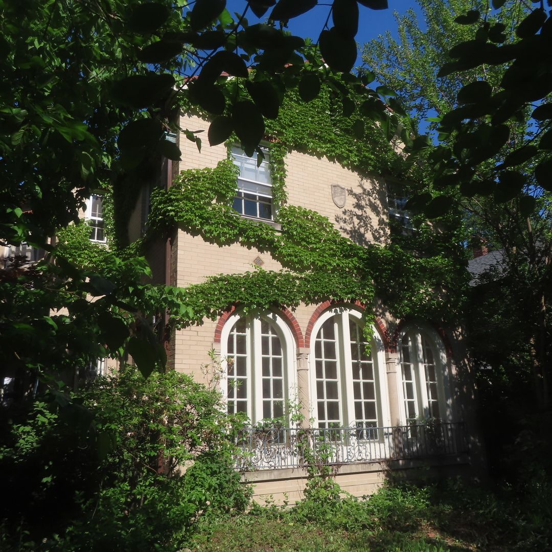 1123 N Oak Park Avenue — Oak Park, IL 60302