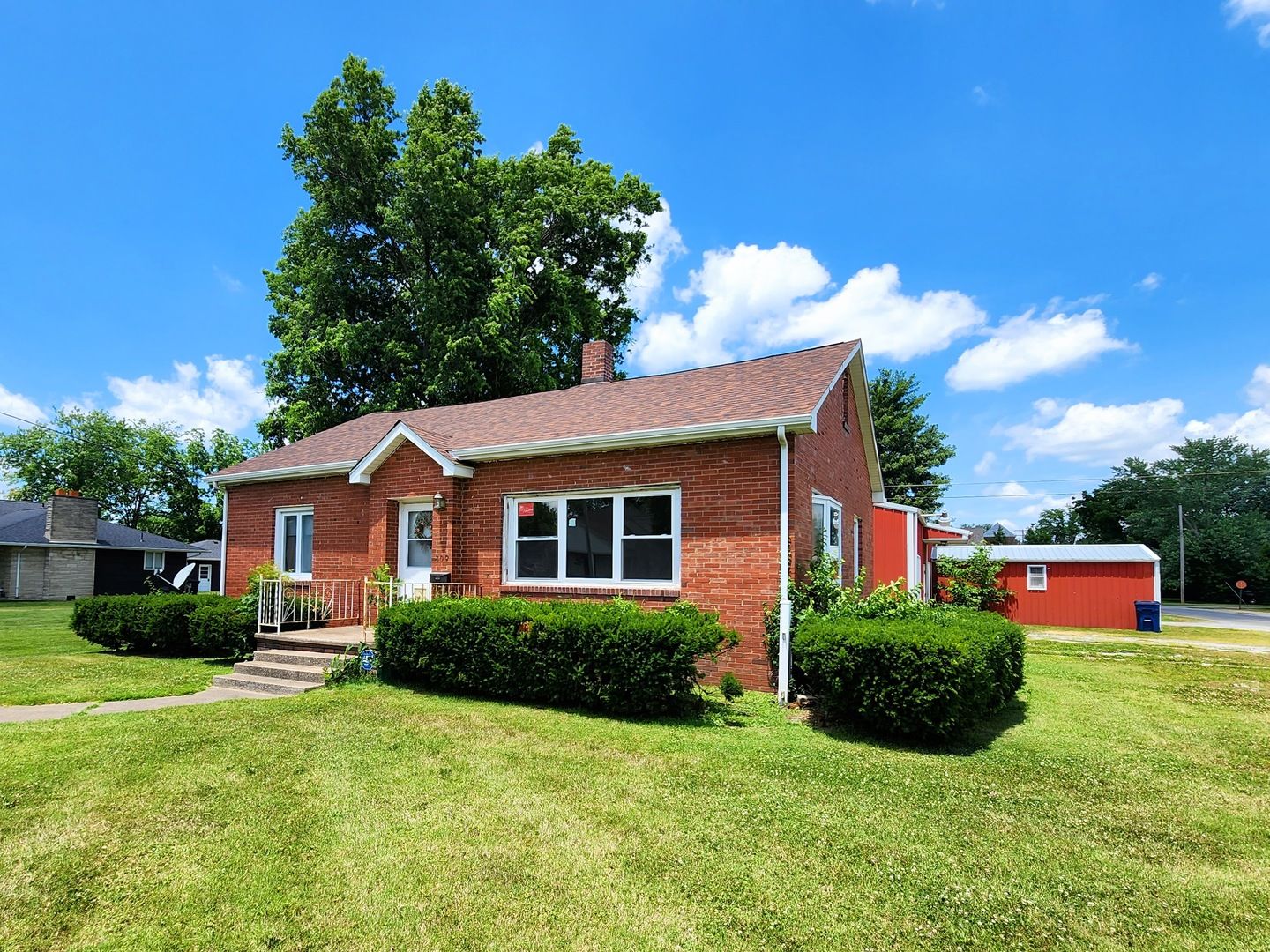 809 E Main Street — West Frankfort, IL 62896