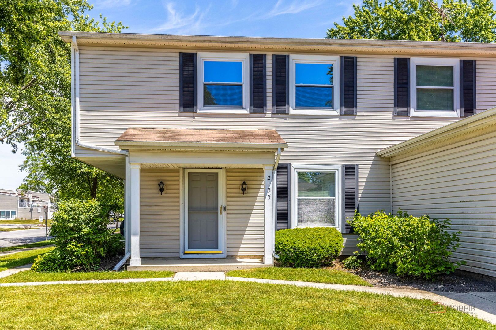 2177 N Dogwood Lane #2177 — Palatine, IL 60074