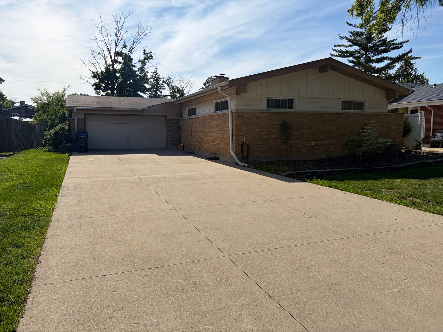 1006 S Grant Avenue — Villa Park, IL 60181