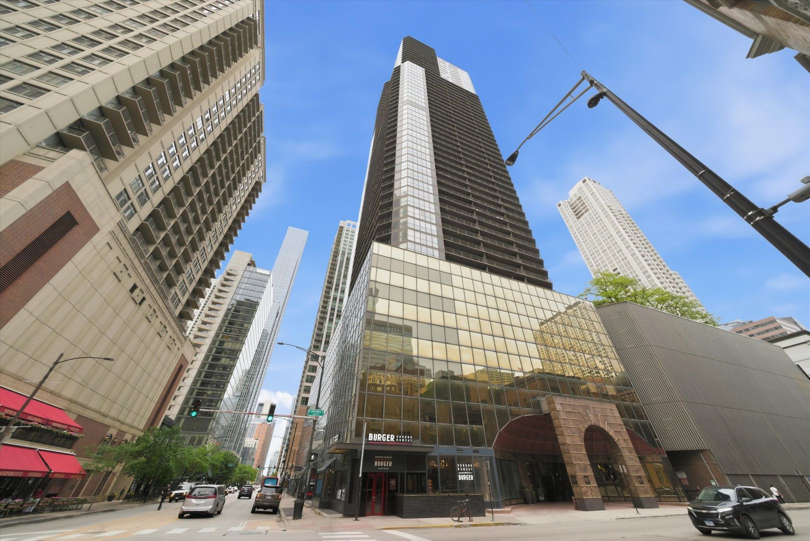 10 E Ontario Street #4506 — Chicago, IL 60611