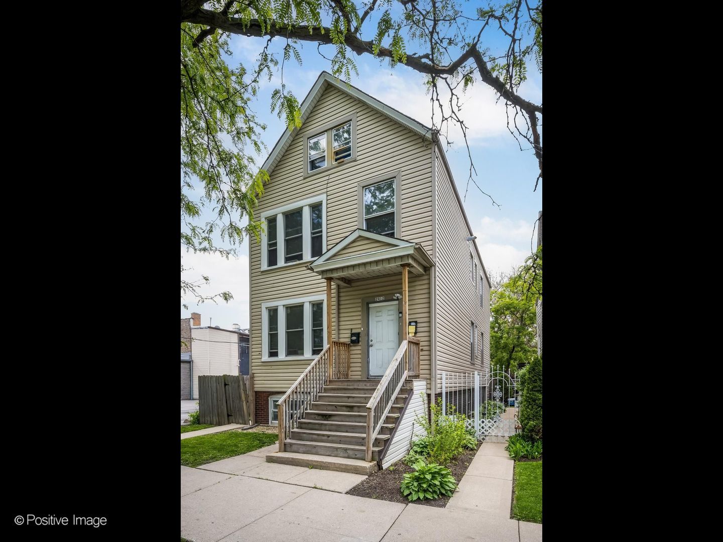 2412 N Lockwood Avenue — Chicago, IL 60639