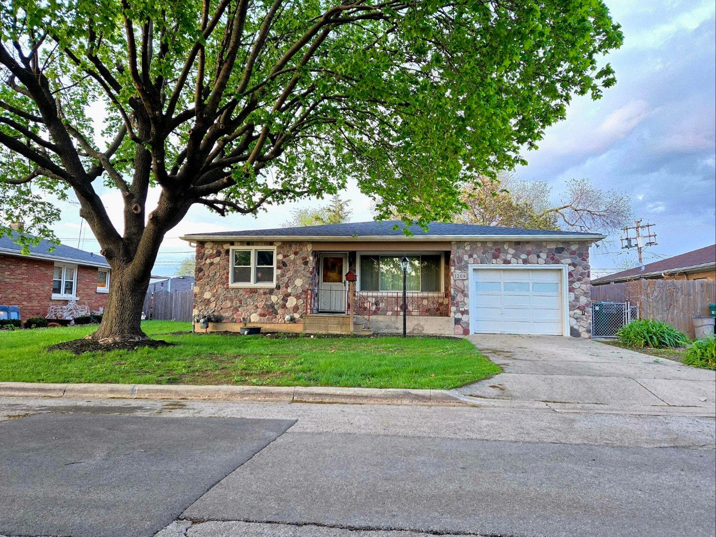 1209 Colorado Avenue — Joliet, IL 60435