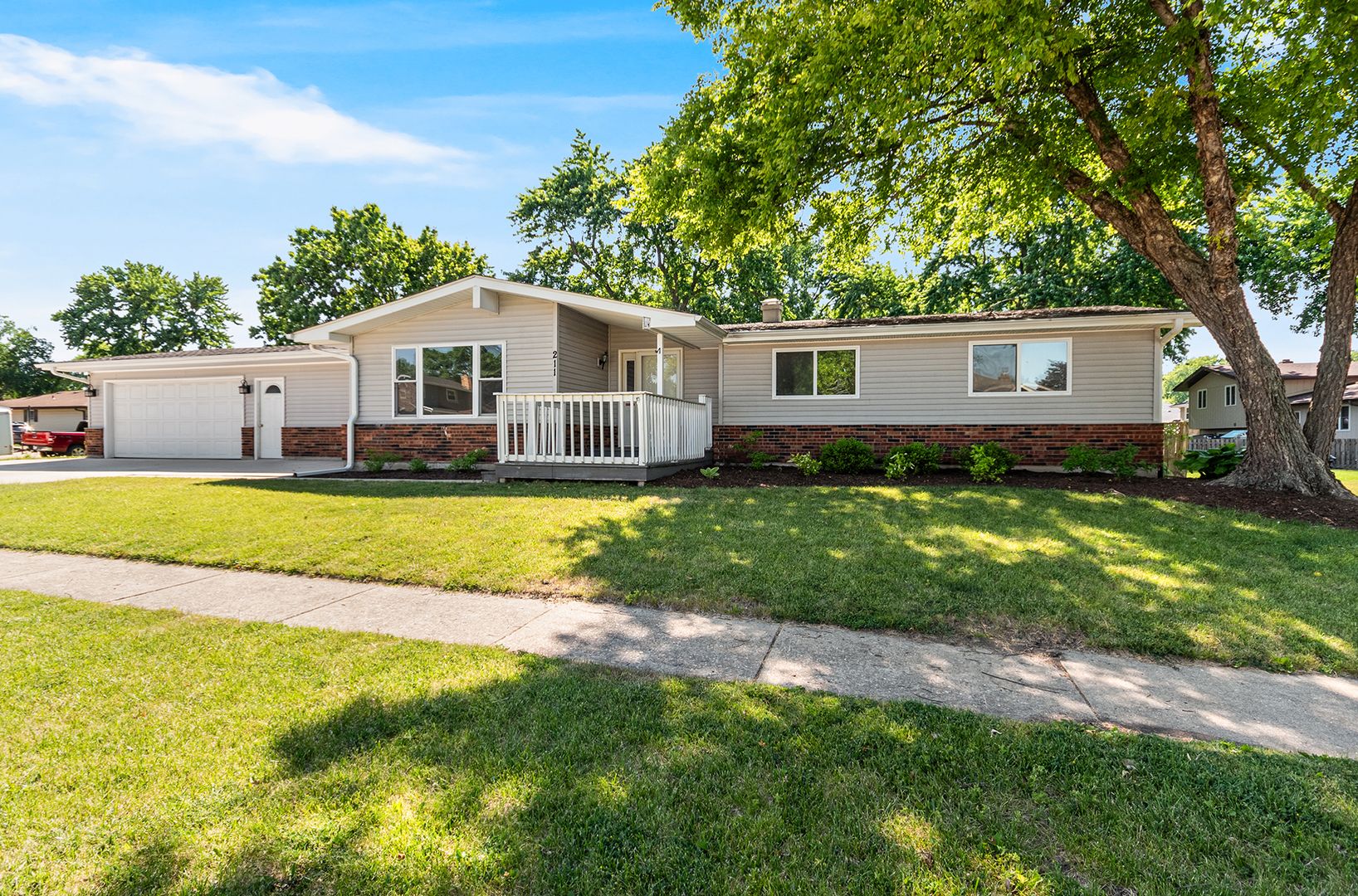 211 Indian Oaks Drive — Minooka, IL 60447