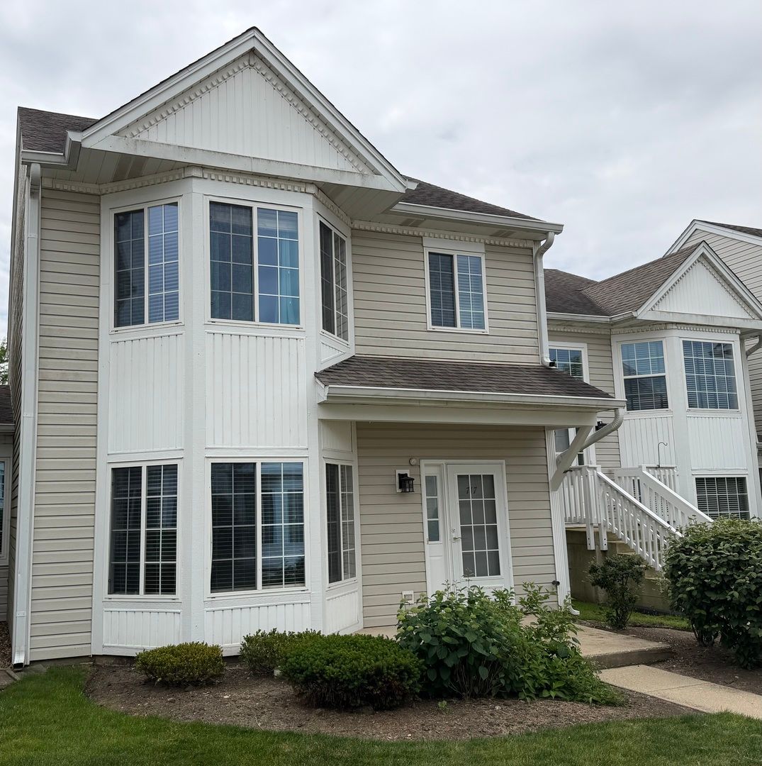 717 Hidden Creek Lane — North Aurora, IL 60542