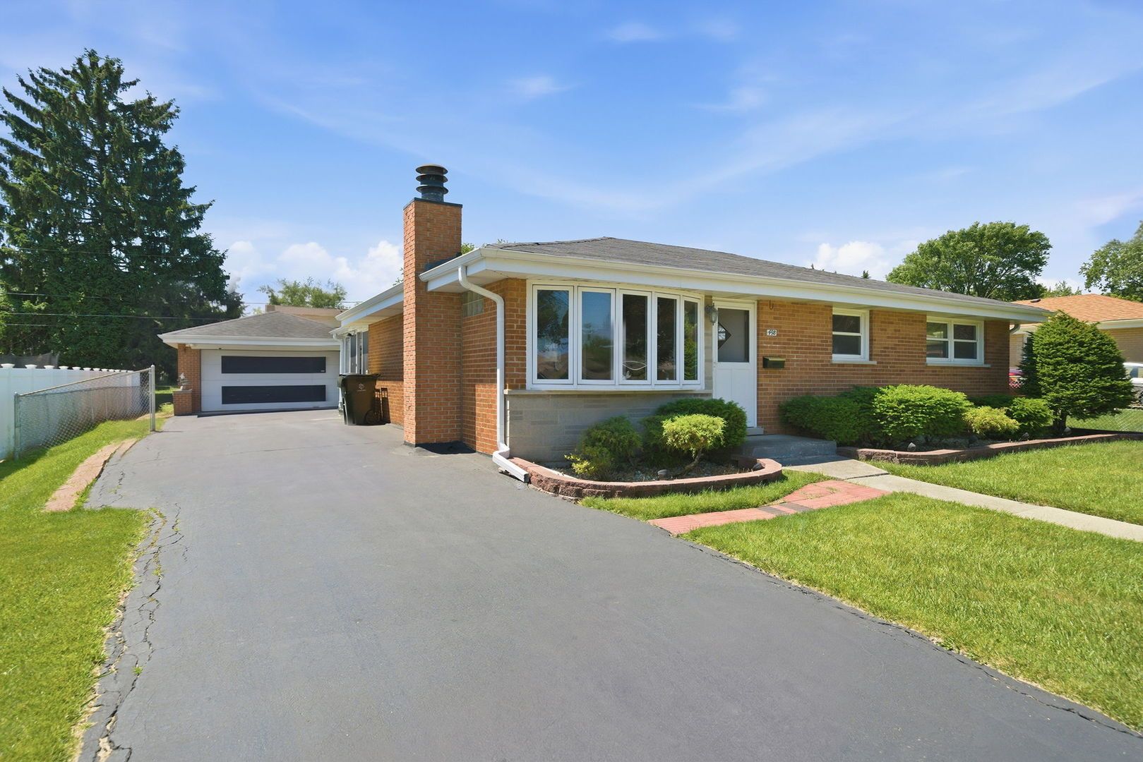 498 Gilbert Drive — Wood Dale, IL 60191