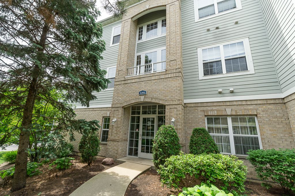 1291 W Lake Street #103 — Addison, IL 60101