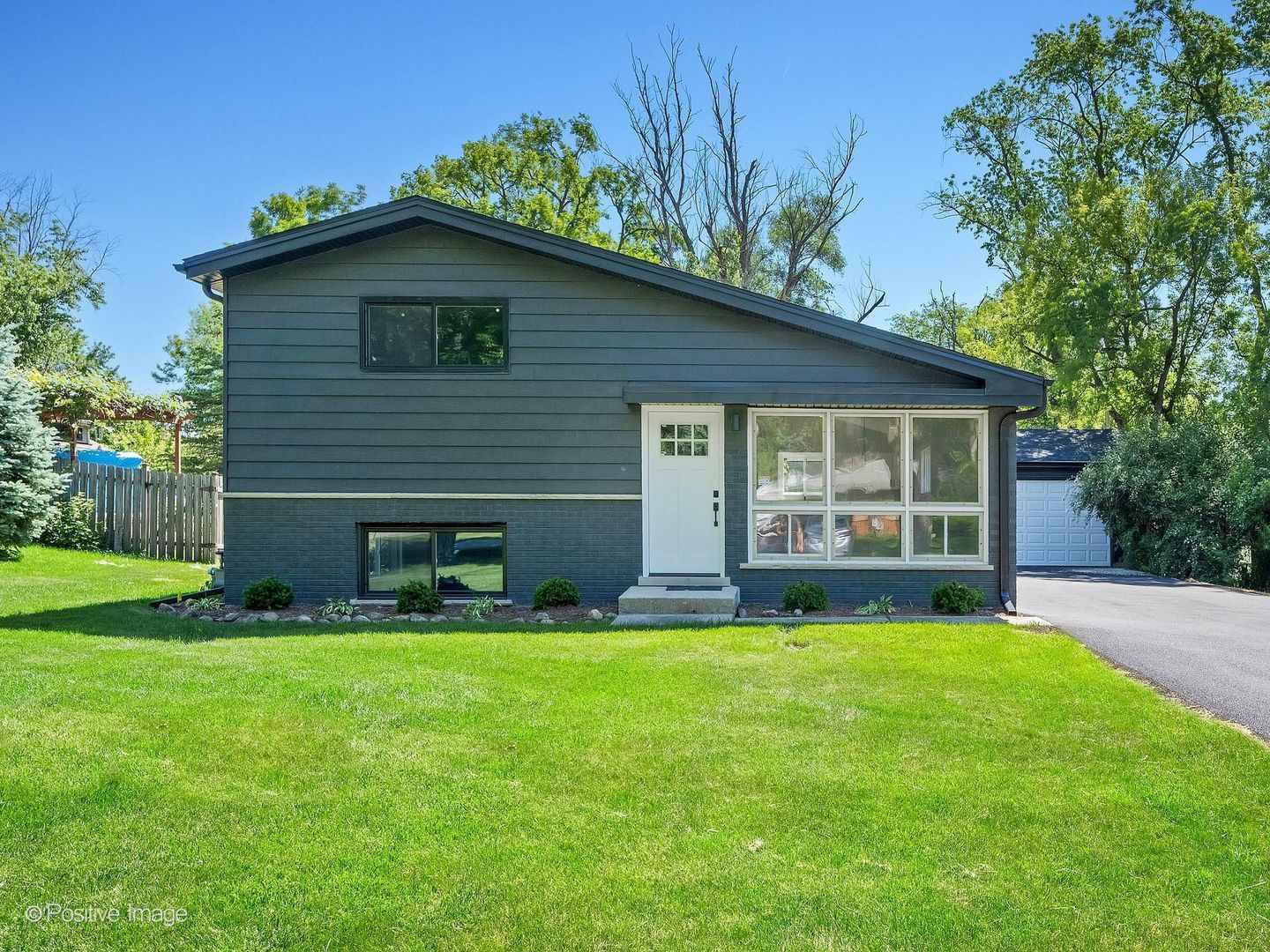 1N535 Park Boulevard — Glen Ellyn, IL 60137