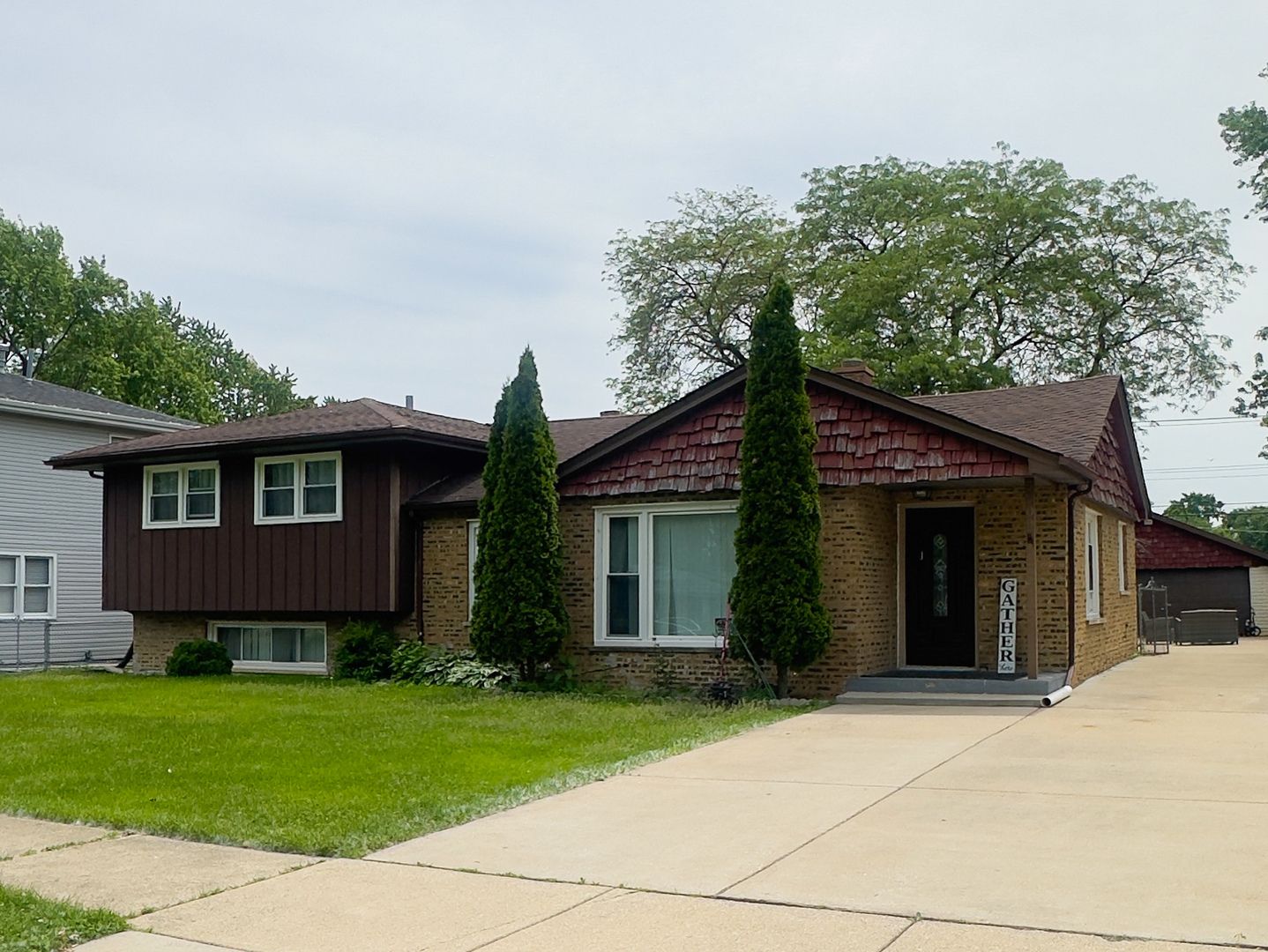6709 W 88th Place — Oak Lawn, IL 60453