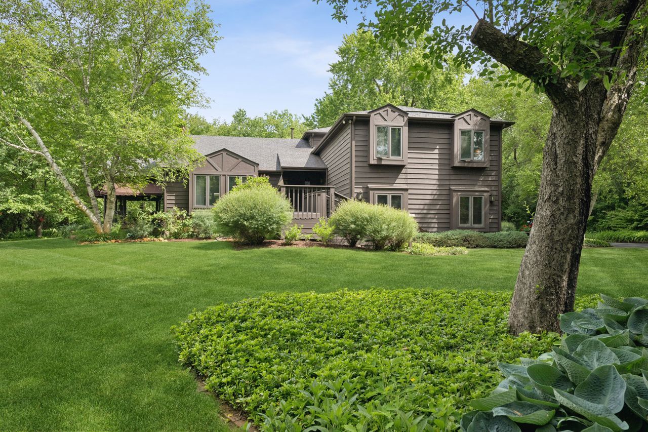 25860 W Timberlake Road — Barrington, IL 60010