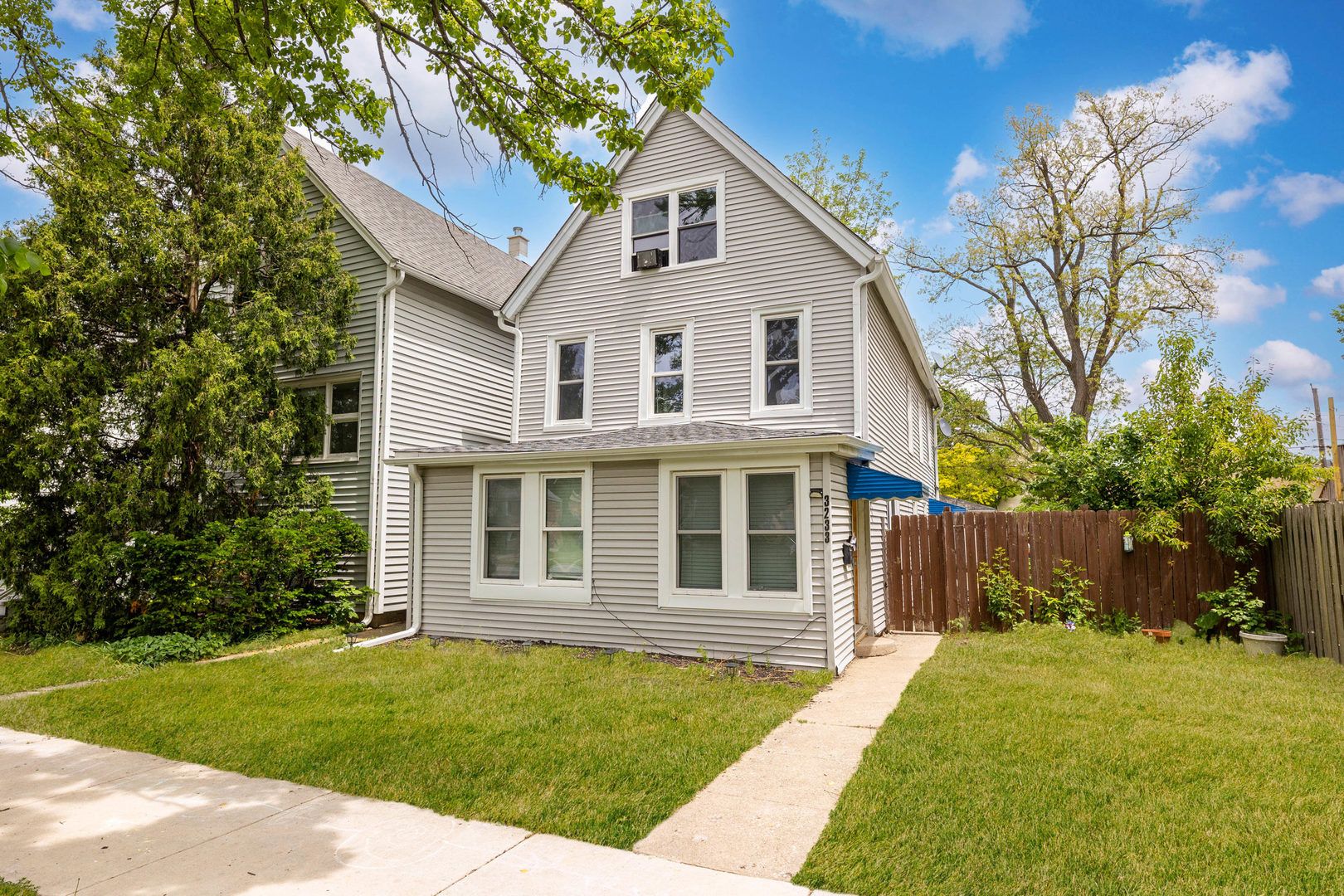 3233 Madison Avenue — Brookfield, IL 60513