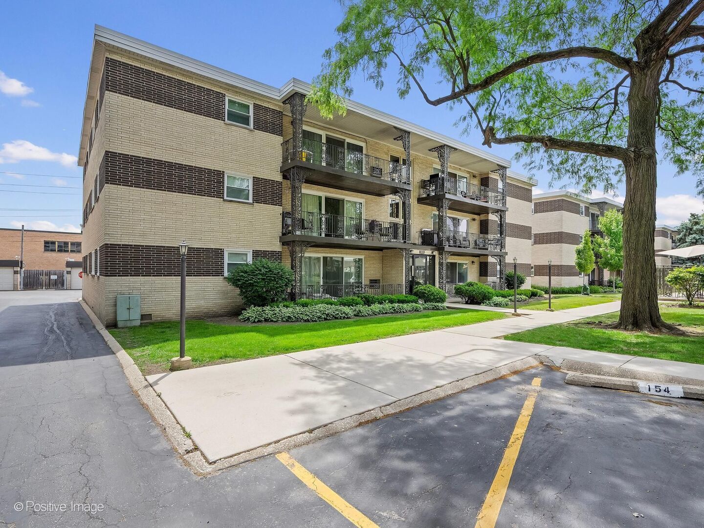 925 8TH Avenue #4 — La Grange, IL 60525