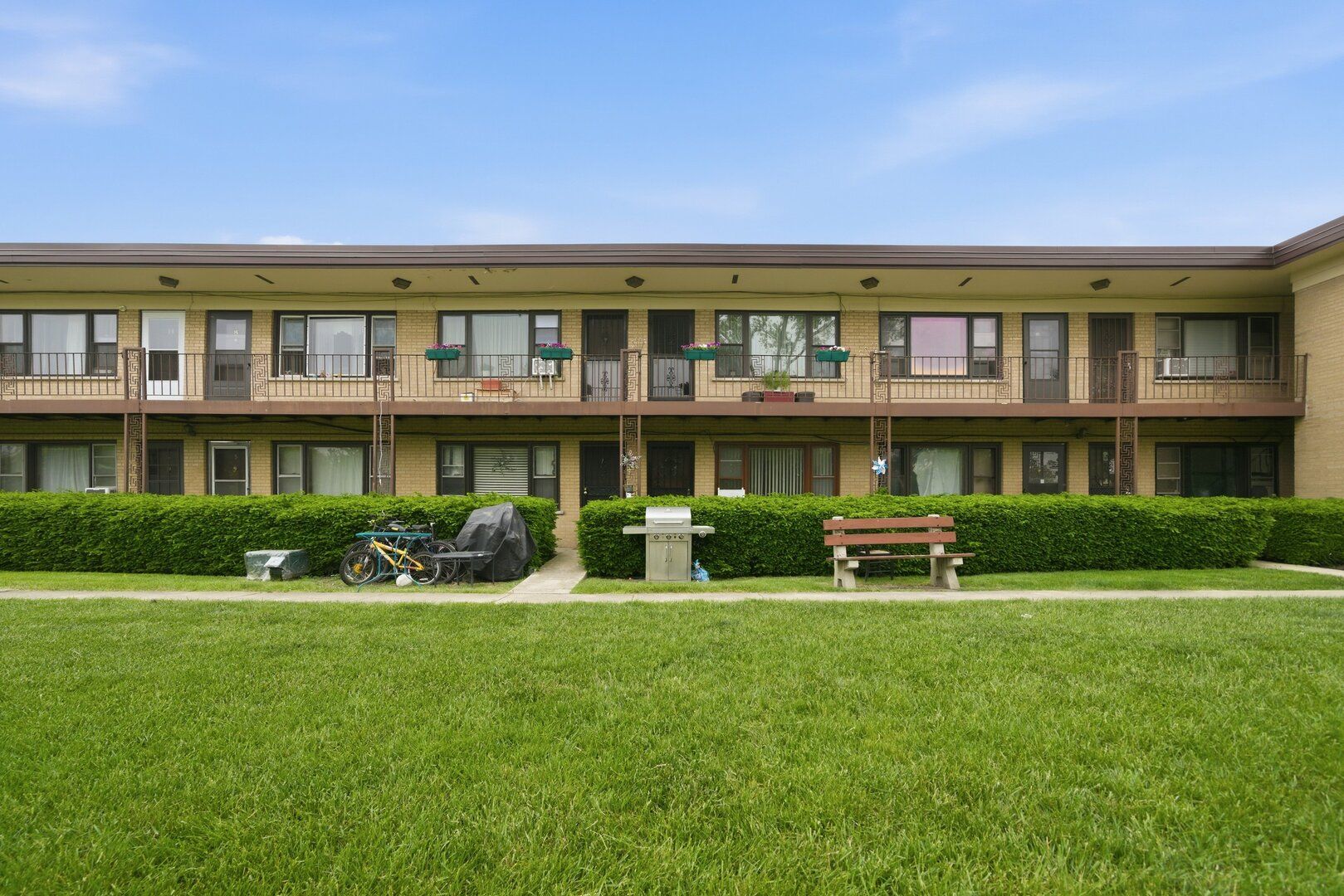15 King Arthur Court #7 — Northlake, IL 60164