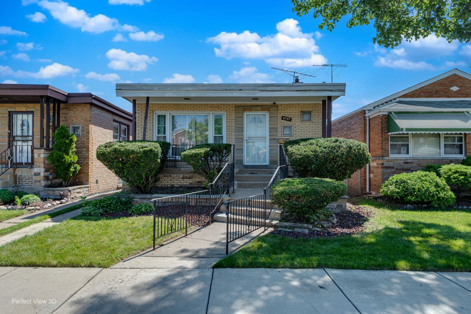 8745 S Euclid Avenue — Chicago, IL 60617